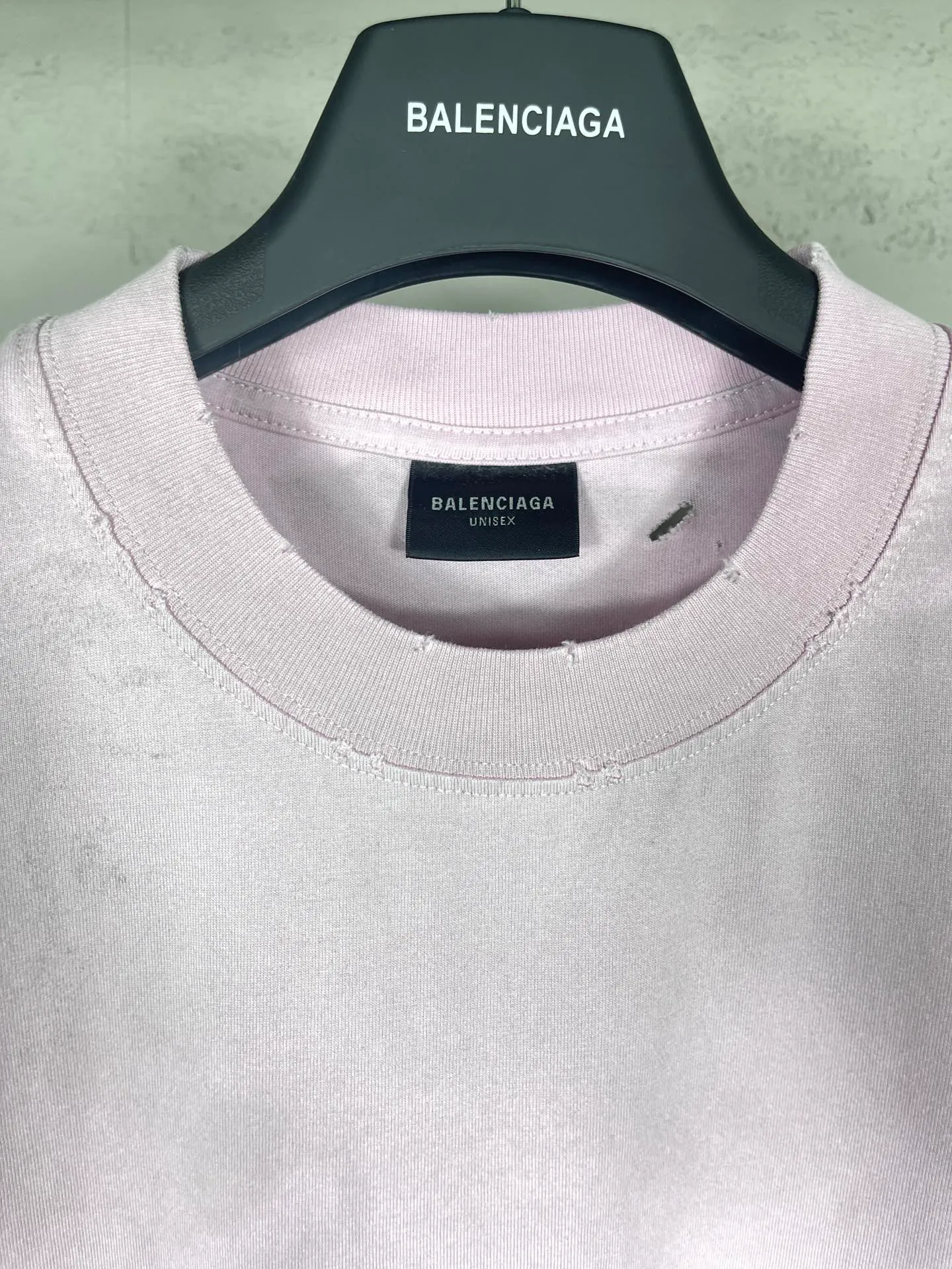 （Pink ） 【 . Quality】BALENCI*GA/ . LOGO Series New Arrival T #2024New Arrival ， LOGO ， 。Pink 。 ‼️ ， ， #2024 ZP 、 260 ， . ， 。 。Classic LOGO 。 ， 。 , OS . Same Style ：BL 223358 ：Black.Pink Size：XS L